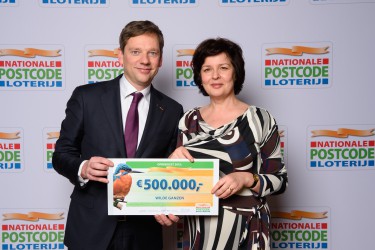 Directeur Tineke Huizinga op de foto met Michiel Verboven (Managing Director)