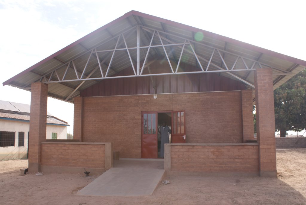 Een nieuw gebouw voor zorg in Gambia.