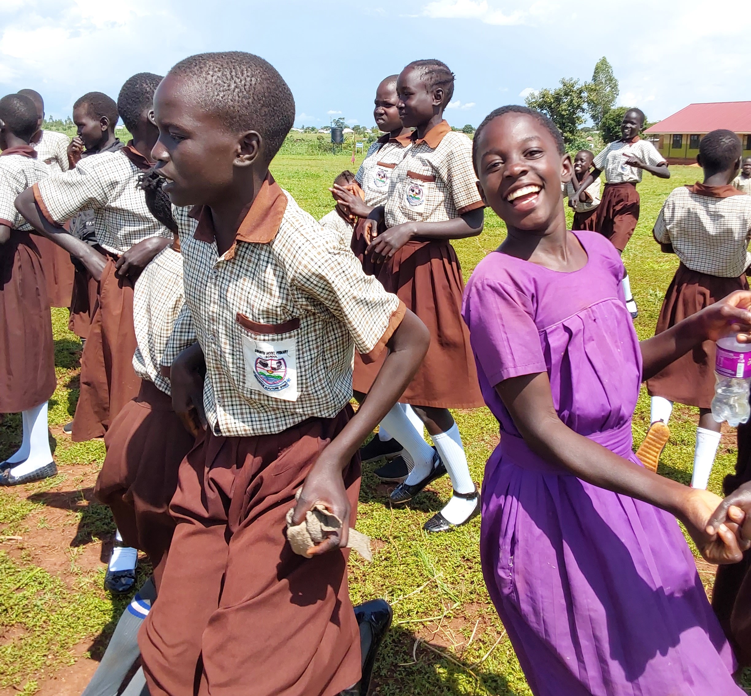 Kinderen in een schooluniform